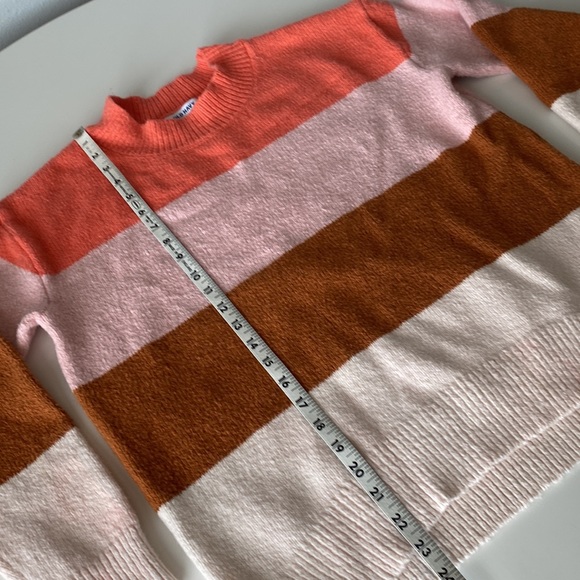 Color Block Sweater, Size M - Picture 5 of 7